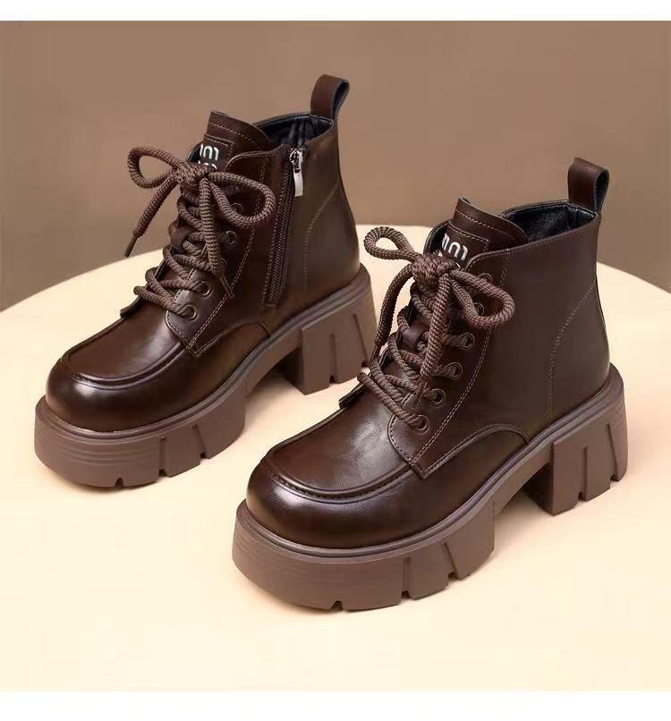 Small man increases height British fried street short boots autumn and winter new thick heel showing feet small velvet Martin boots