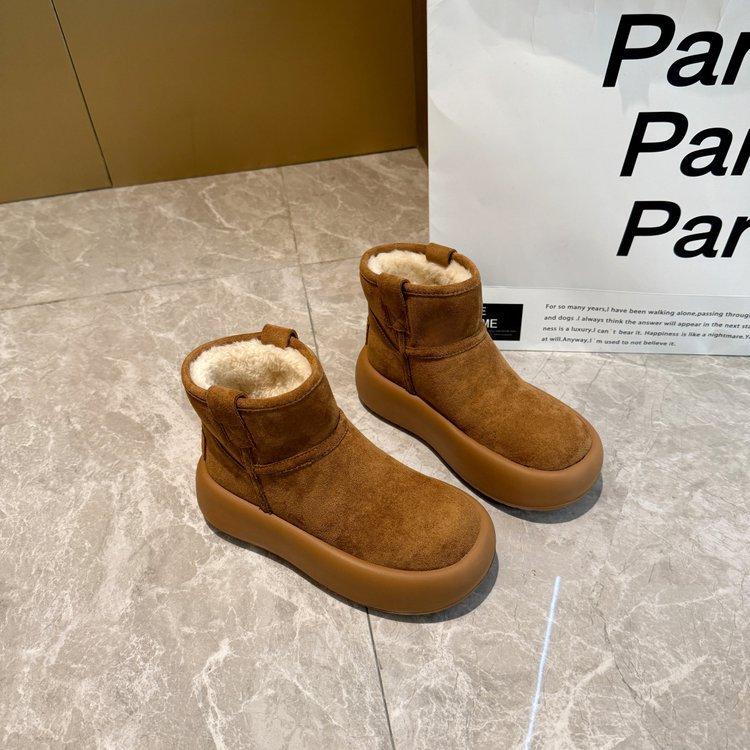 Thick-soled Warm Bread Shoes, Piled and Thickened Snow Boots for Women's 2025 Winter New Internet Celebrity Short Boots Cotton Shoes