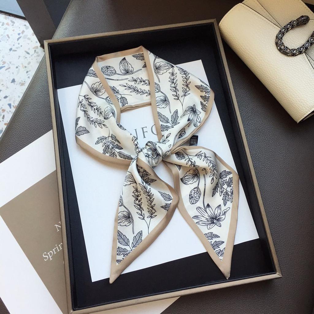 Cashew flower silk scarf, double-sided printed headband, ins decoration, versatile triangle scarf accessories