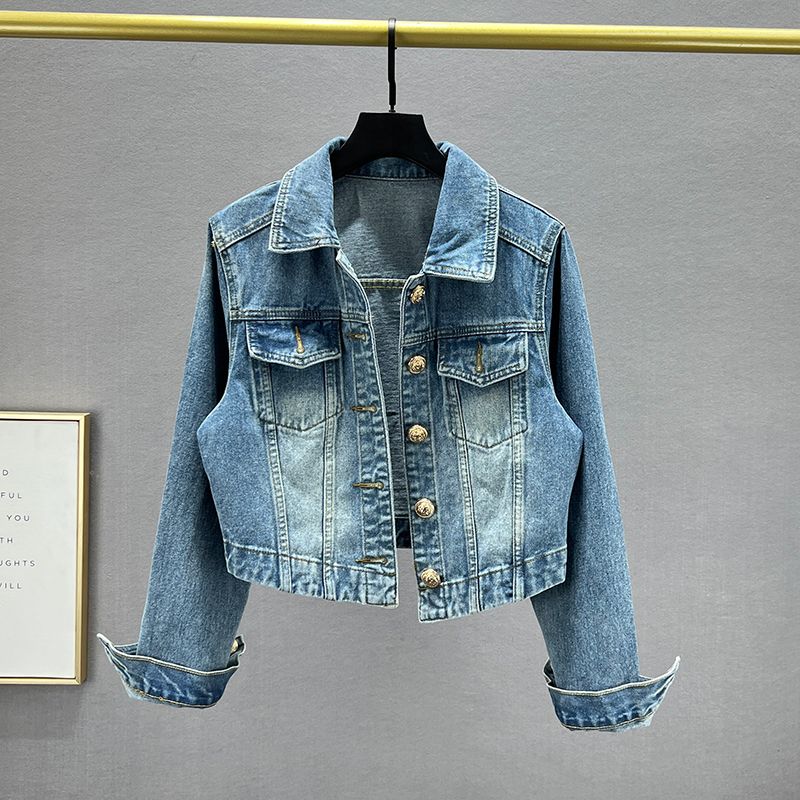 

Короткая весенняя джинсовая куртка приталенного силуэта, стройнящая Blue S