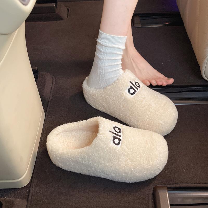 Xiaoxiangfeng bag head half slippers women's outer wear 2025 autumn and winter new thick-bottomed comfortable lazy fluffy cotton slippers tide