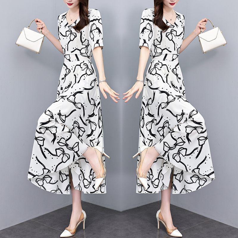 Slim-Fit Summer Plus Size Waist-Cinching Polyester Dress for Middle-Aged Women