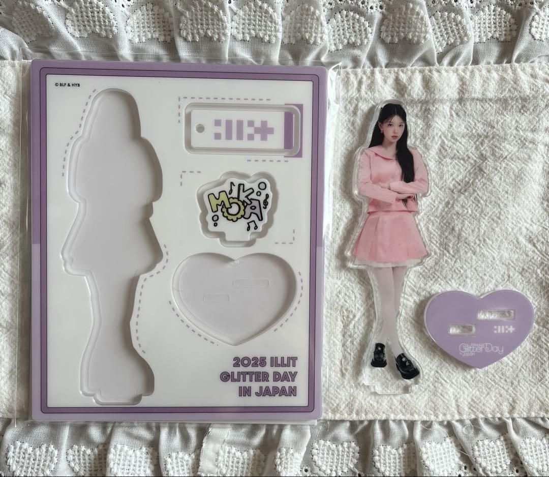 

[Б/У] Распродано акриловая подставка ILLIT glitterday Mocha