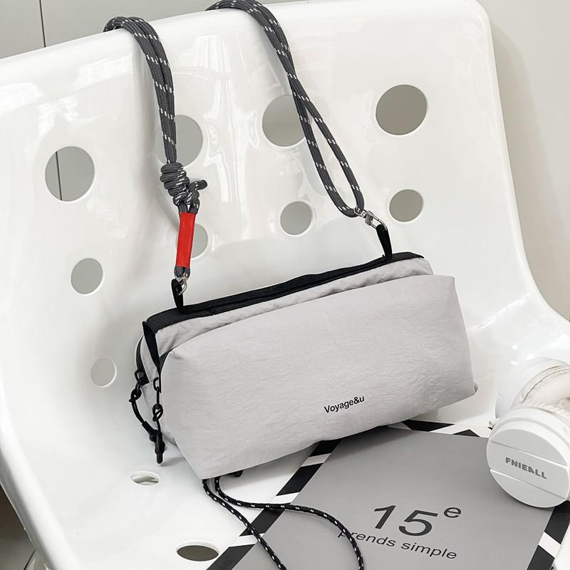 Niche Versatile Fashion Shoulder Messenger Bag Women's Summer New Outdoor Sports and Leisure Bag