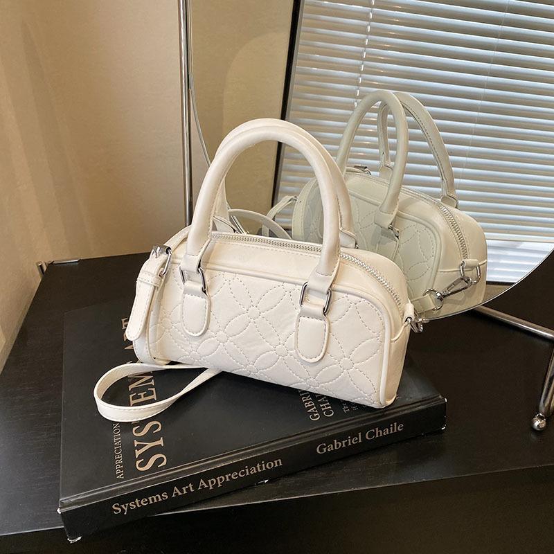 2025 new women's bag versatile single shoulder oblique span women's bag embroidered rhombus small bag shell bag