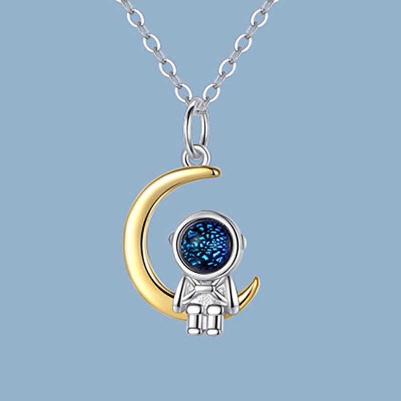 Astronaut Star Pendant Necklace Two‑Tone Spaceman Design Blue Sparkling Inlay Adjustable Chain Fashion Neck Jewelry Gift