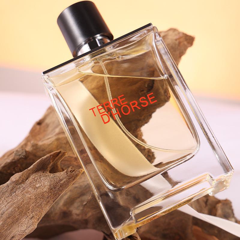 Yika Terre Earth Men's Perfume - Woody Notes, Middle Eastern Style, Inspired by Small City Douyin Trends.