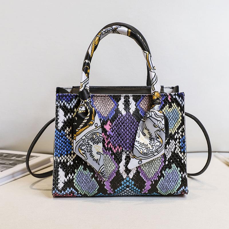 Guangzhou women's bag printed handbag autumn and winter new shoulder change mobile phone silk scarf bag