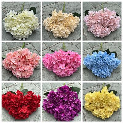 Boliginnredning – Dekorative blomster og kranser