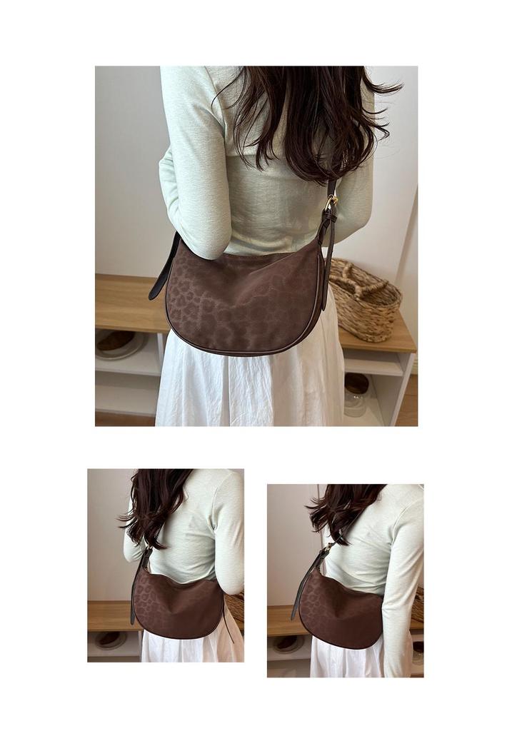 Leopard Print Velvet Single Shoulder Bag: Women's Fashionable Large Capacity Underarm and Crossbody Bag