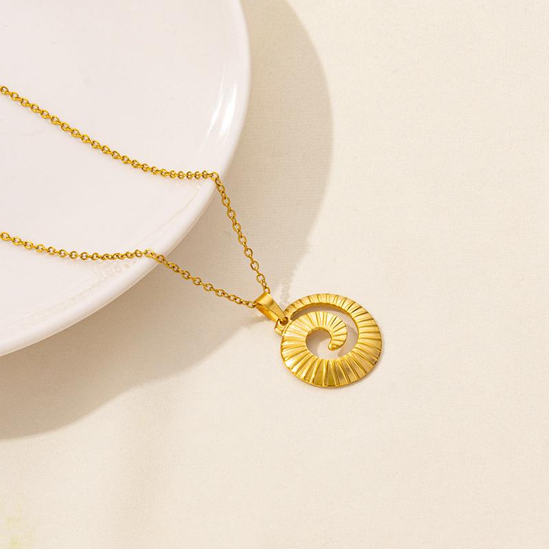 No Fade Stainless Steel Ocean Animal Necklaces For Women Men Accessories Real Gold Plated Shark Fish Tail Turtle Pendant Jewelry