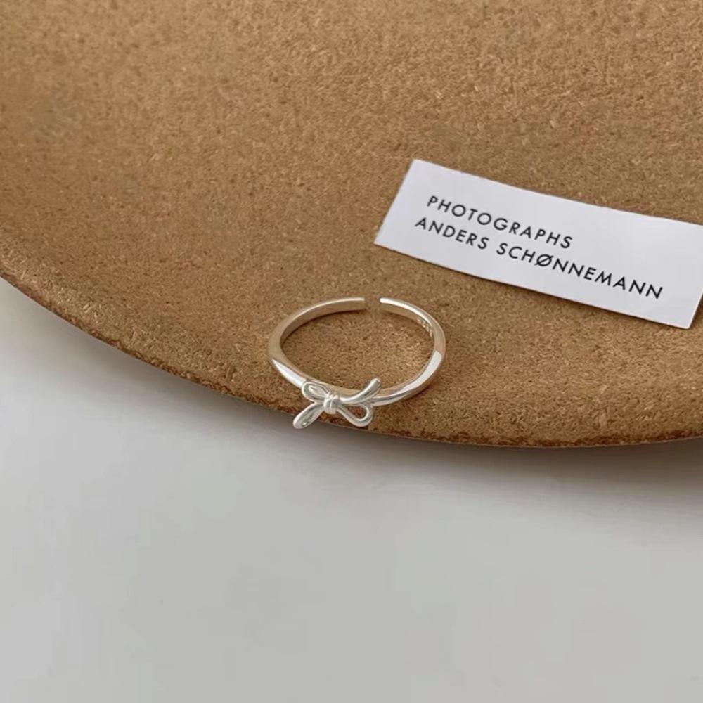 Xiaohongshu S925 Sterling Silver Women's Luxury Ring - Niche Design, Non-Fade Index Finger Fashion.