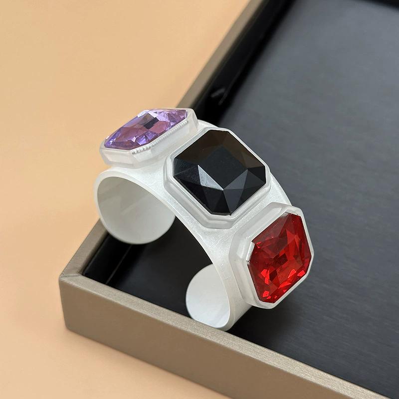 Colorful Acrylic Inlaid Quartz Stone Open Bracelet Fashionable Trendy And Personalized Jewelry Gift For Friends