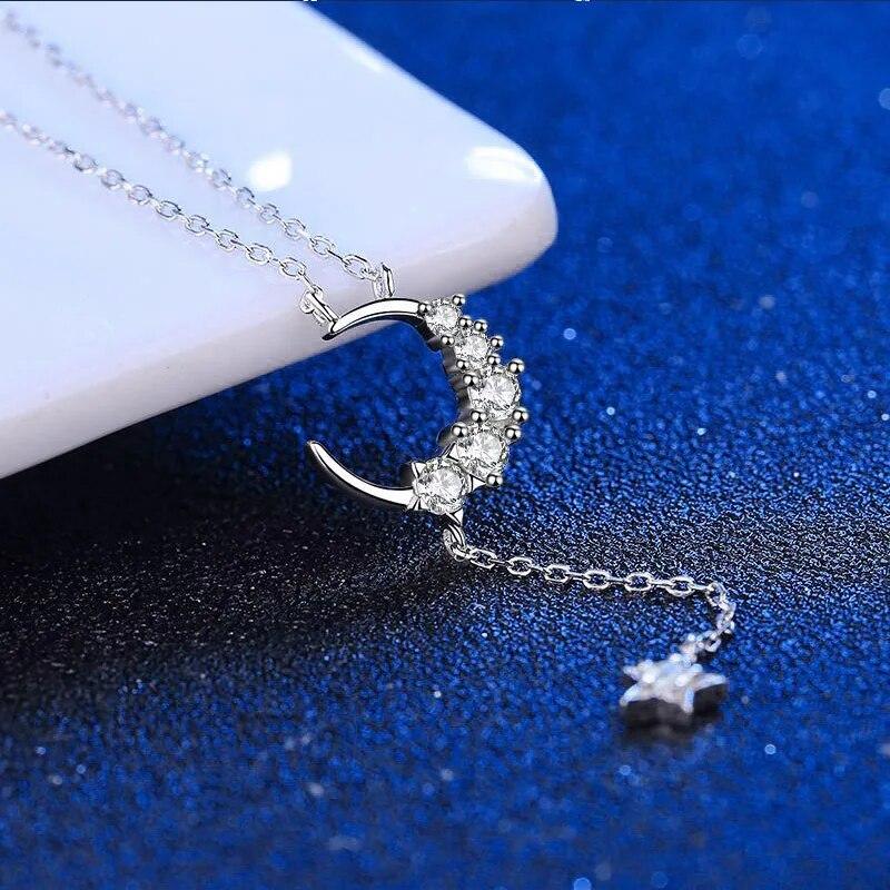 D färg 0.4CT Moissanite Star Moon hänge för kvinnor 45 cm Sparkling Lab Skapad diamant 100% 925 Sterling Silver Halsband