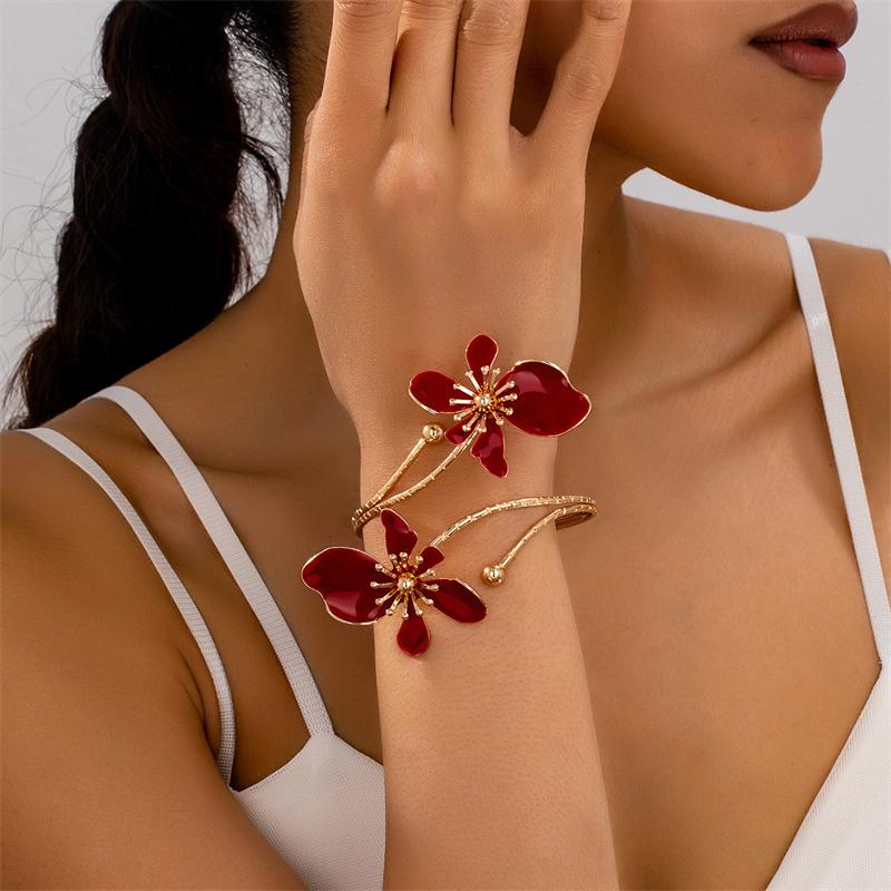 Elegant Sexy Floral Open Cuff Armlet for Women Bracelet Vintage Enamel Glaze Craft Flower Open Arm Ring Party Jewelry Gift