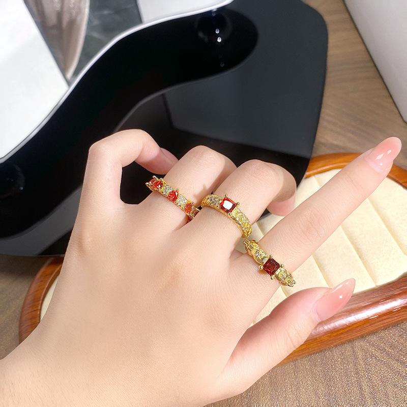 Leichter Luxus Mittelalterlicher Gebürsteter Roter Zir*****Stiftring, Hofstil Nischendesign Temperament Offener Ring