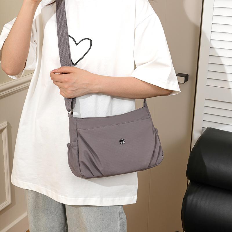 Solid Color Shoulder Bag Women's Lightweight Outdoor Small Square Bag Commuter Crossbody Bag