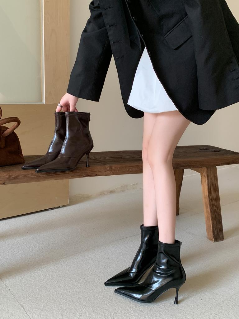 French retro pointed thin heel high heel 8CM short boots women's autumn and winter new temperament versatile thin boots niche design