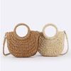 Bolsa semi-redonda simples e popular de palha trançada, bolsa de praia tecida à mão, bolsa mensageira de mão para viagem de férias