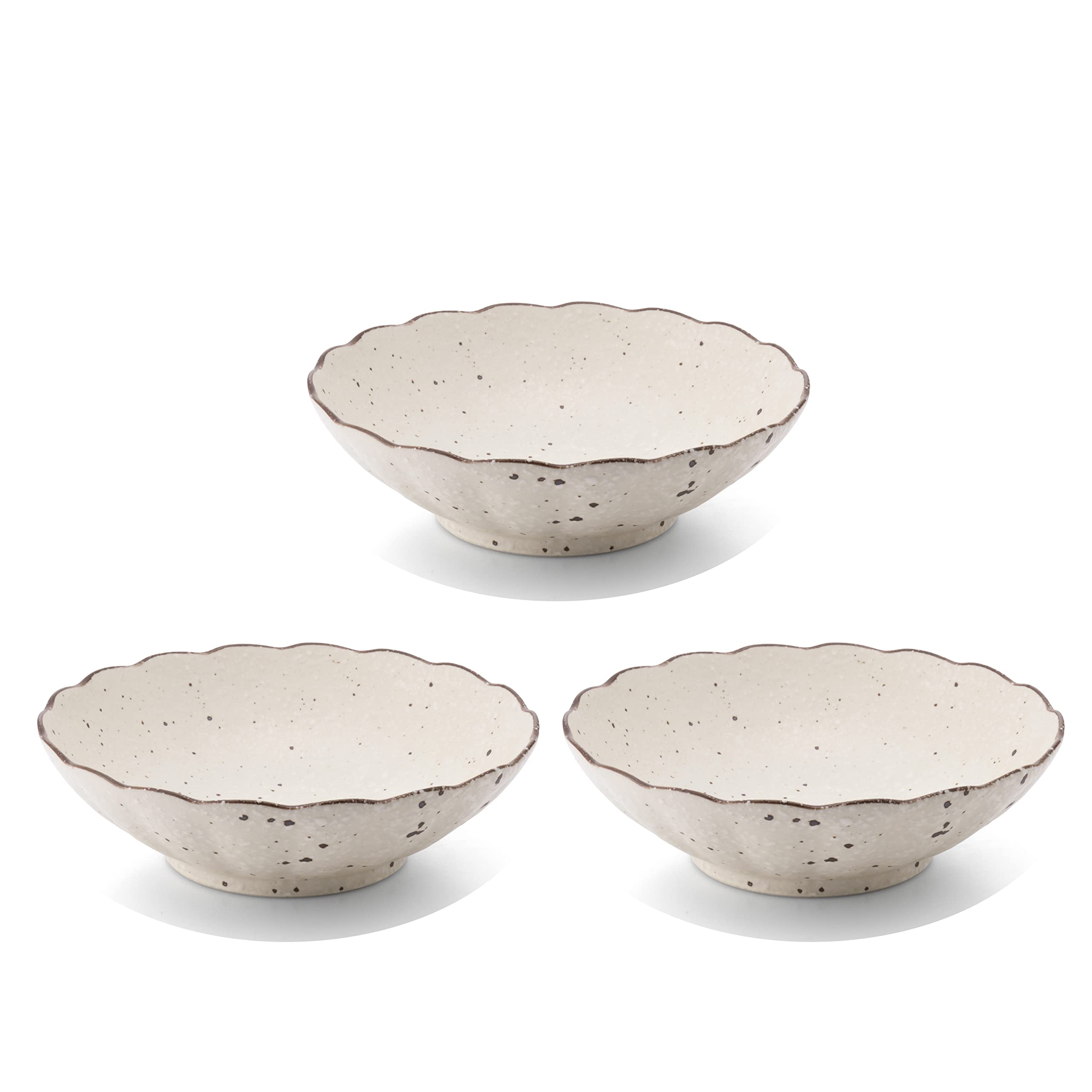 

Marukama Touki Mino Ware White Decorative Medium Bowls (Set of 3) that Make Food Stand Out
