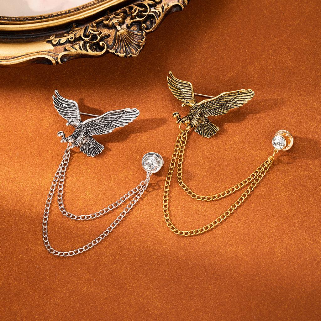 Brooch per Abito di Alta Gamma da Ragazzo Aquila Dominante Retrò Ali Semplici Nappa Metallica Brooch di Alta Gamma
