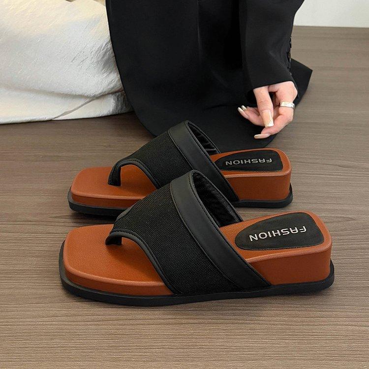 Slope heel square head temperament toe flip-flops shoes women's 2025 new summer skirt retro vacation beach sandals