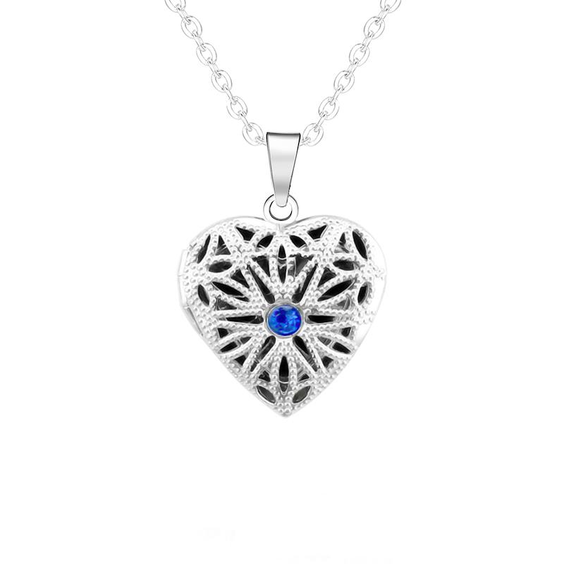 

YL Essential Oil Diffuser Locket Necklace 316L Stainless Steel Aromatherapy Pendant With Free Chains And Pads