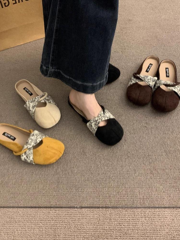Internet celebrity flat-bottomed bag head half slippers women's summer wear 2025 new French Mary Jane Muller small sandals with skirt