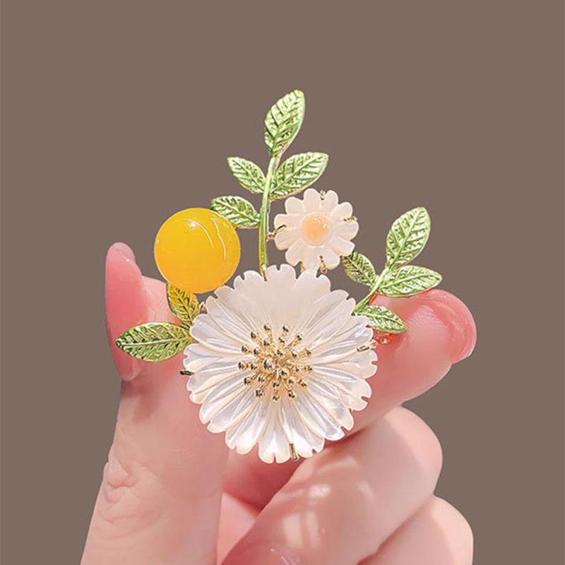 

Цветочная брошь высокого класса, женская, нежная, маленькая, ромашка, корсаж, ниша, дизайн, чувство, анти-свет, булавка, персонализированные аксессуары