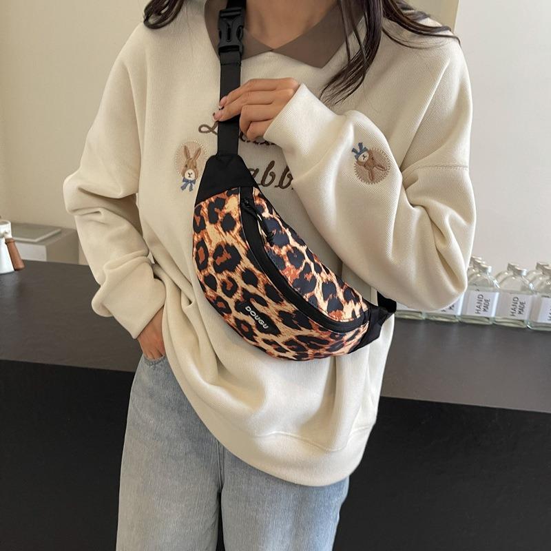 Fashion Leopard Print Camouflage Breast Bag Messenger Bag Women's Dumpling Bag Couple Fanny Bag Men's High-end Shoulder Bag