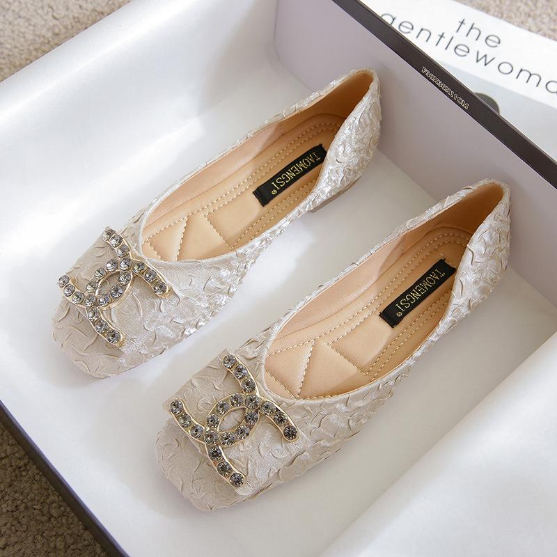 

Жіночі туфлі з квадратною головою і неглибоким ротом у феєричному стилі Нові прості туфлі для вагітних з м’яким низом зі стразами. 43