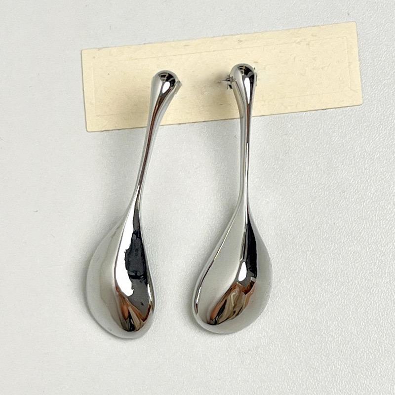 European And American Temperament Skirt Irregular Earrings Fashion Temperament Women Jewelry Accessories 2025
