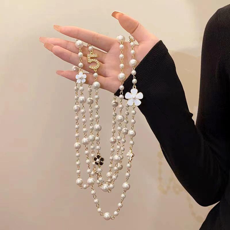 Korean Pearl Necklace: Luxurious Long Sweater Chain for Autumn/Winter