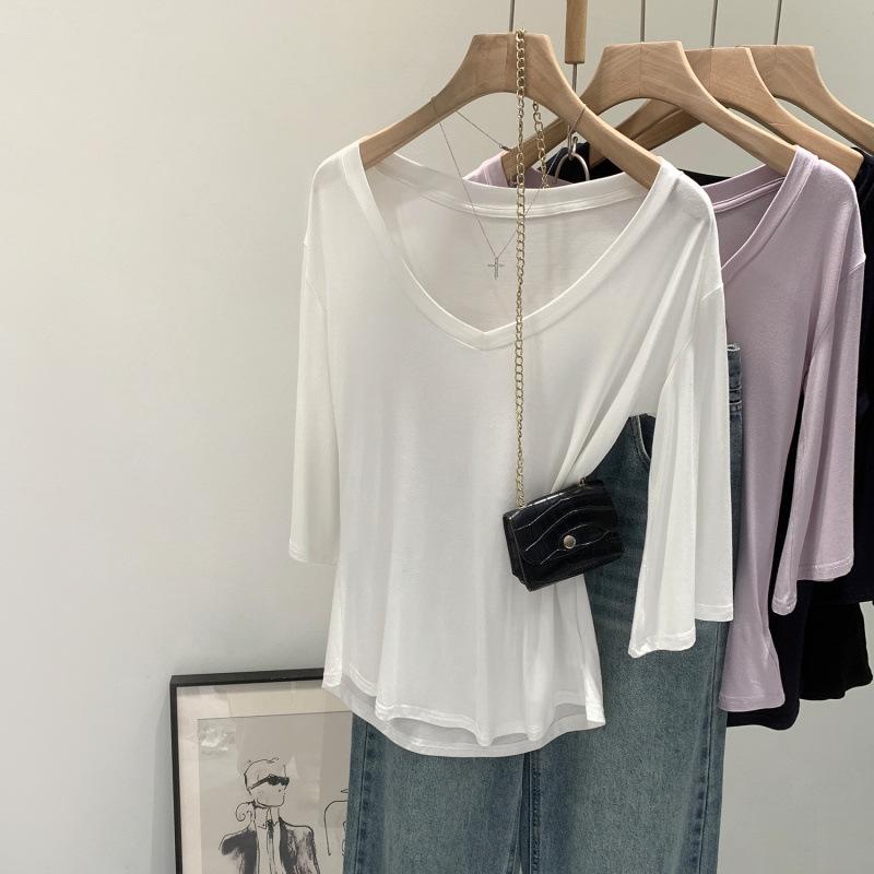 Korean Casual V-Neck Short-Sleeve T-Shirt: Summer 2026 Trendy Slimming Top