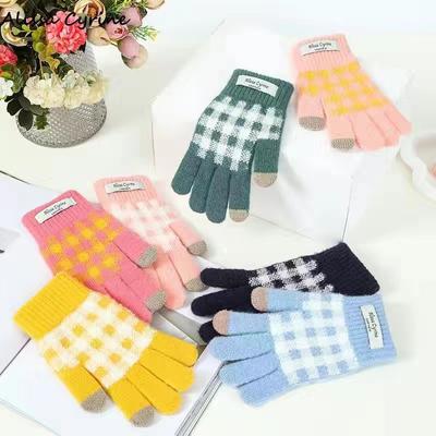 New Autumn and Winter Products, Plus Velvet and Thickened Full-finger Warm Plaid Gloves, Fashionable and Trendy Touch-screen Knitted Gloves