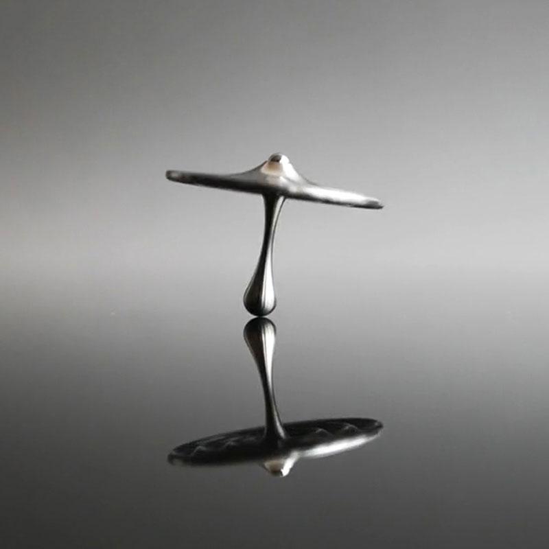 Water Drop Hand-Twisted Fingertip Gyro Stainless Steel Metal Desktop Magical Gyro Toy Children's Rotating Decompression Toy