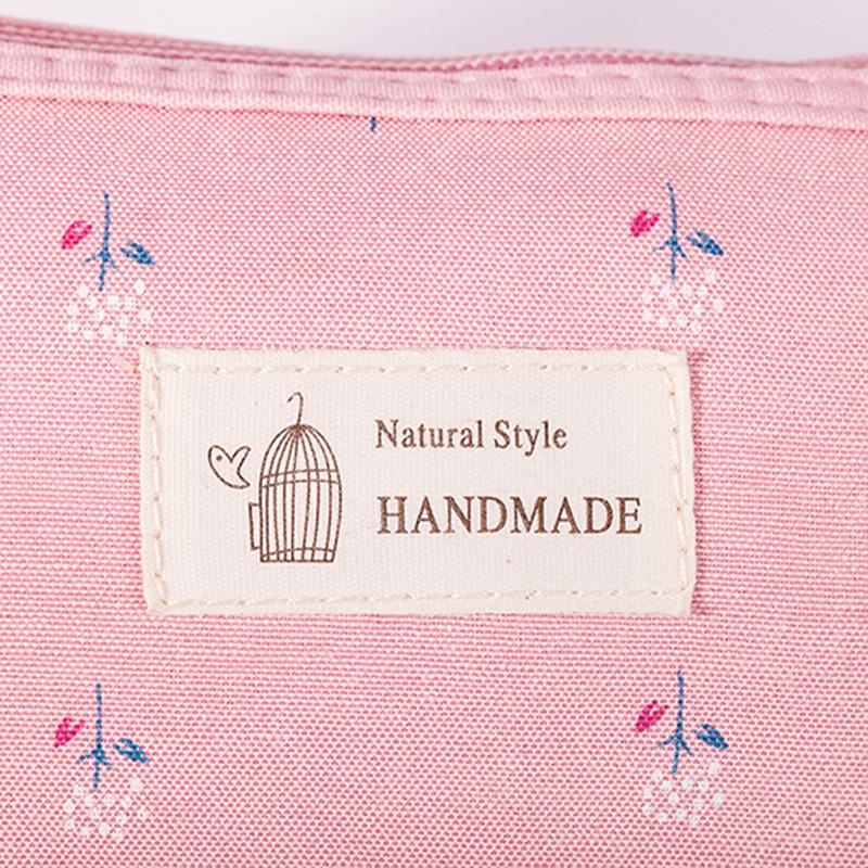 Stylish Printed Canvas Cosmetic Bag with Zipper Travel Toiletry Organizer Pouch for Women Hand Catch Storage Bag 17 11.5 Cm