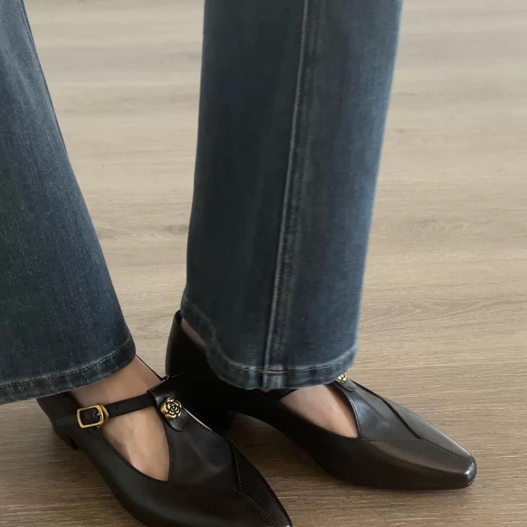 Cowhide version~ Mary Jane shoes shallow mouth hollow retro camellia commuting thick heel single shoes women commuting Lizhen shoes women