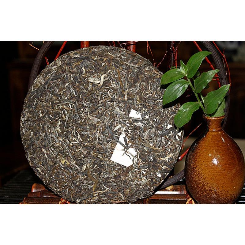 High Quality 357g Yunnan Pu'er Raw Tea Healthy Drink