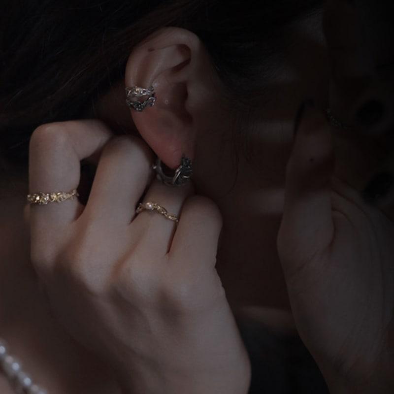 tomorrowobject Flower breeze. rose. earring 05