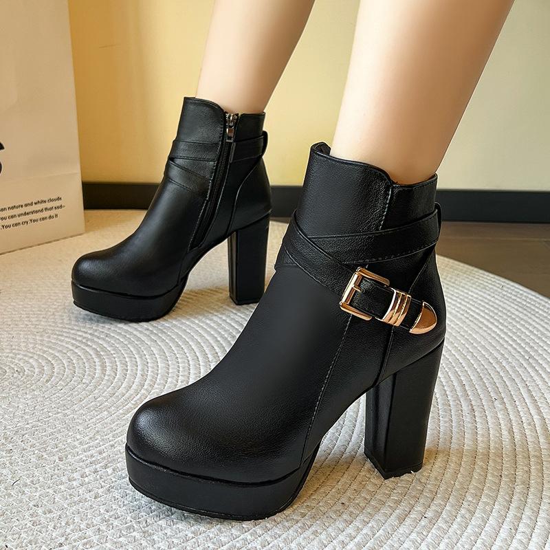 Fashion Women's Leather Boots 2025 Autumn and Winter New Belt Buckle Fashion Boots Side Zipper Thick Heel High Heel Short Boots