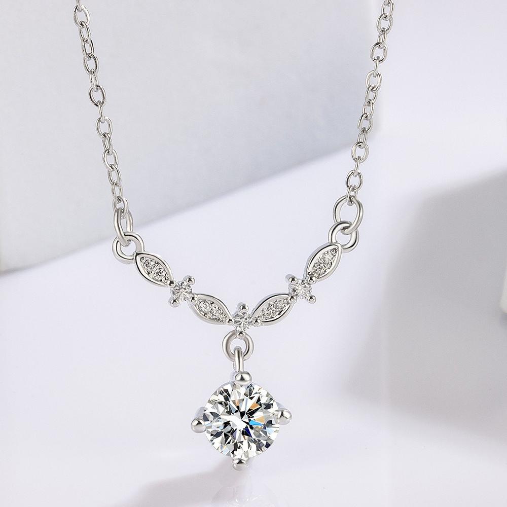 Sterling Silver Simple and Delicate Star Zircon Necklace Ladies Elegant Jewelry