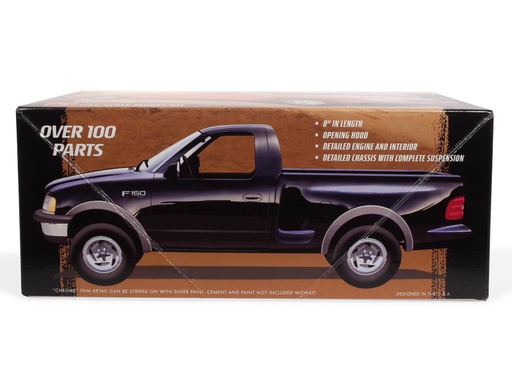 Plastikový model Fordu Pickup z roku 1997, AMT 1367, vůz F-150 4×4 v měřítku 1:25.