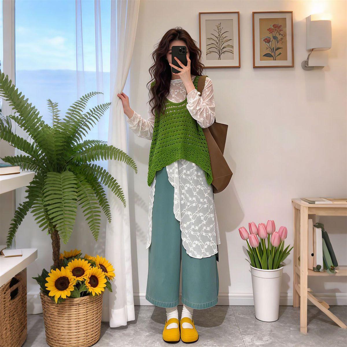 

Women s Fresh Casual Spring Outfit: Green Knit Vest & Irregular Lace Inner Wear Set S (75-90 jin)