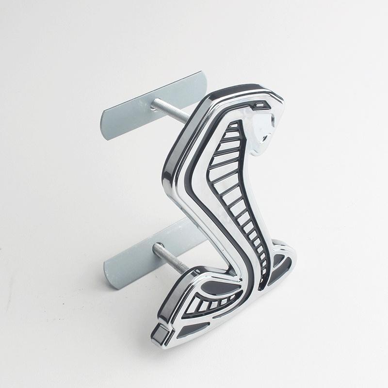 

Эмблема передней решетки 11,8 см для Ford Mustang Shelby Cobra, значок тюнинга автомобиля, логотип, украшение, серебро