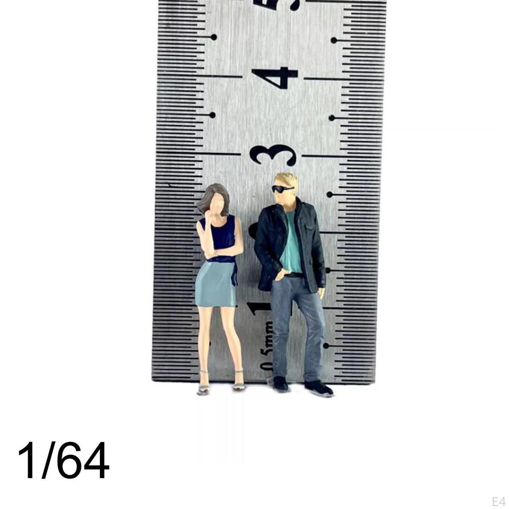 2 Stück 1/64 Frauen und Männer Figuren Tiny People Modell Layout Handwerk Sammlungen Handgemalte