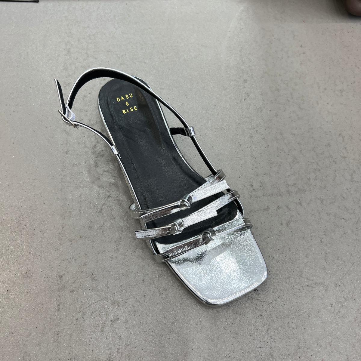 

Обувь серебристые женские туфли на среднем каблуке лето 2024 римские квадратные сандалии для женщин на открытом воздухе элегантное классическое предложение HF 39