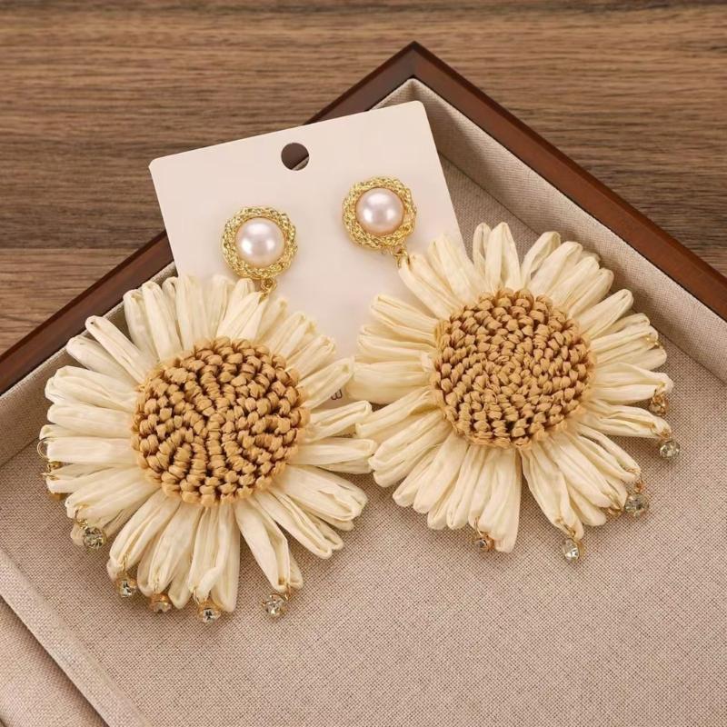 Beach Vintage Styles Flower Earrings Portable Geometric Dangle Earrings for Trendy Women Party Fashion Accessories