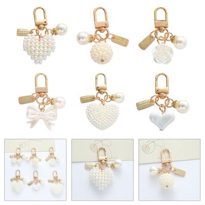 Chaveiro Fashion de Liga e Pérolas Versátil Chaveiro de Pérolas Rosas Coração Adorno Adequado Para Vários Acessórios