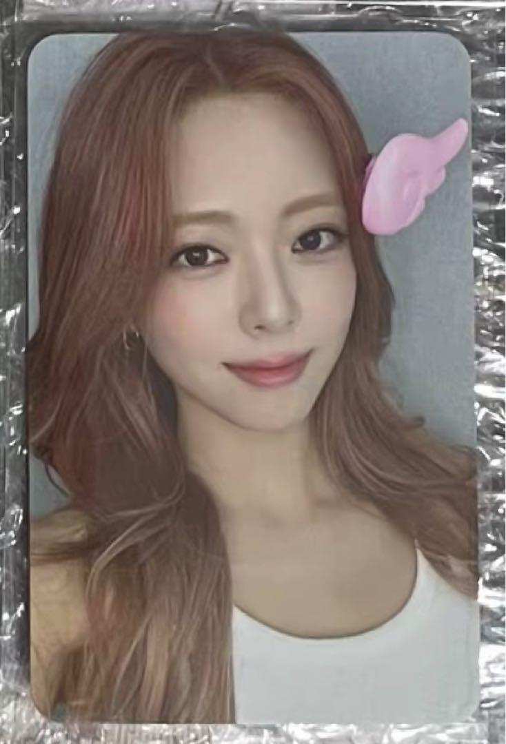 

[USED] itzy GWBG withmuu 1.0 Bonus Trading Card Yuna A